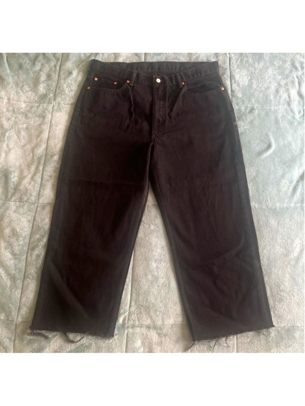 Levi’s Men’s Black Denim Baggy Jeans 5-Pocket Button Zip (cut at the bottom)
